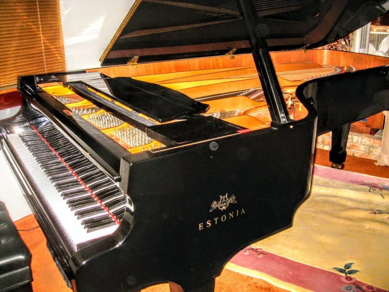 Estonia Model 274 9' Concert Grand in Ebony Satin - PreOwned