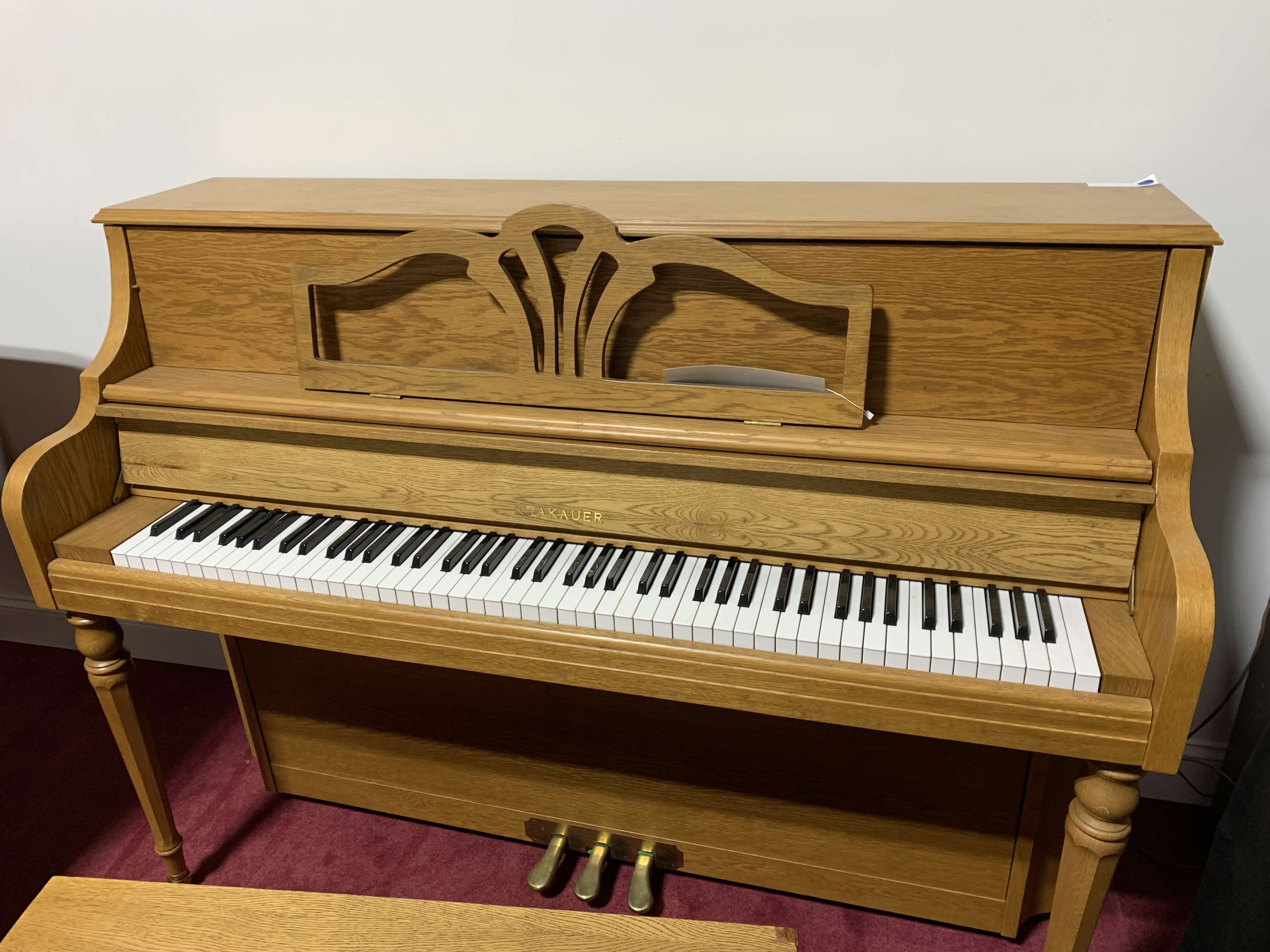 Krakauer Console Piano in Oak Finish