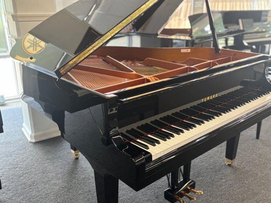 Used Yamaha Baby Grand - 5 Foot GB1K Polished Ebony