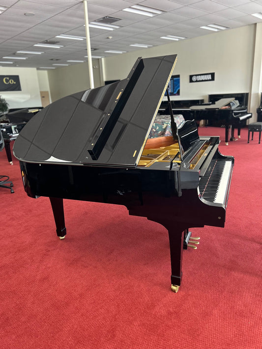 Yamaha C3 6′1″ Grand Piano – Polished Ebony | Built in 1986 | 5-Year Warranty