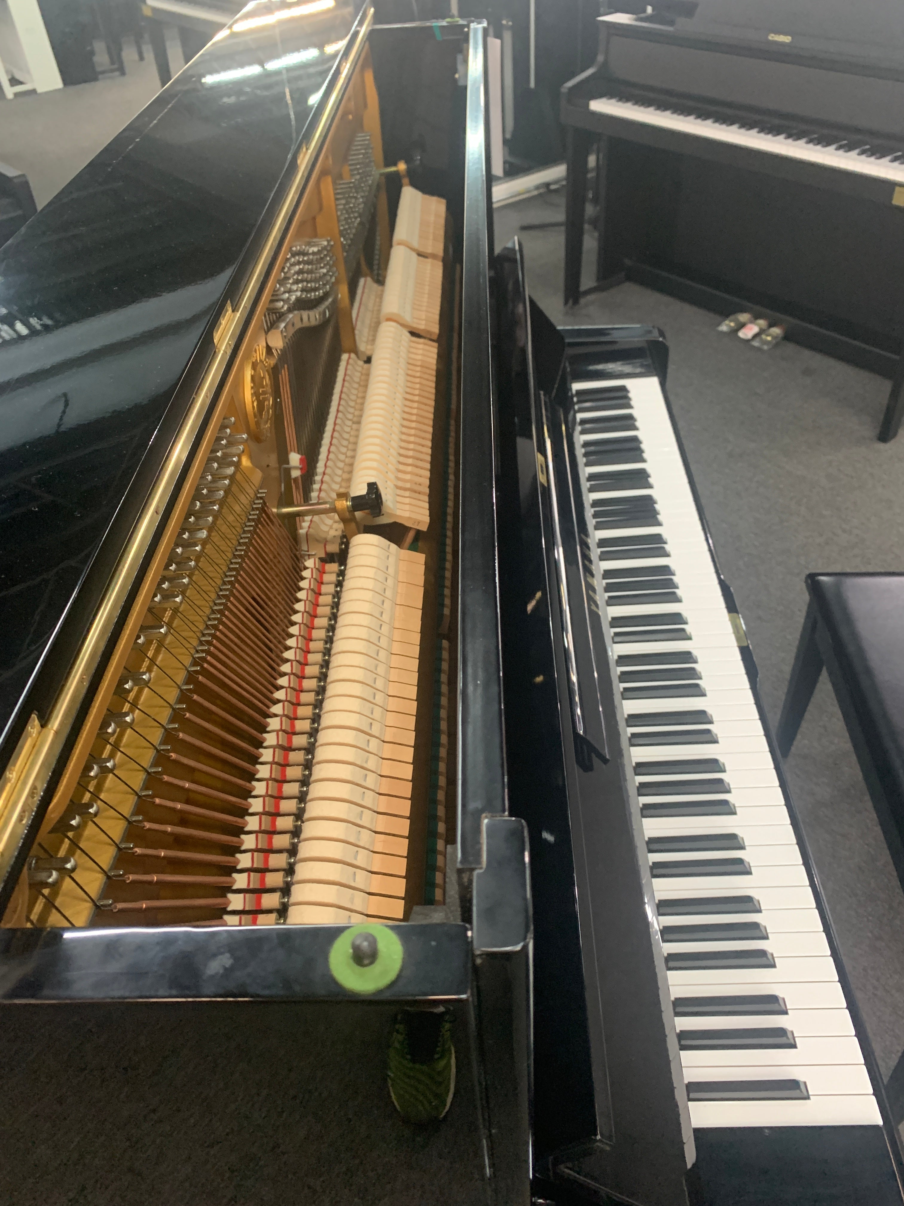 Yamaha U3 - Ebony Polish - Preowned