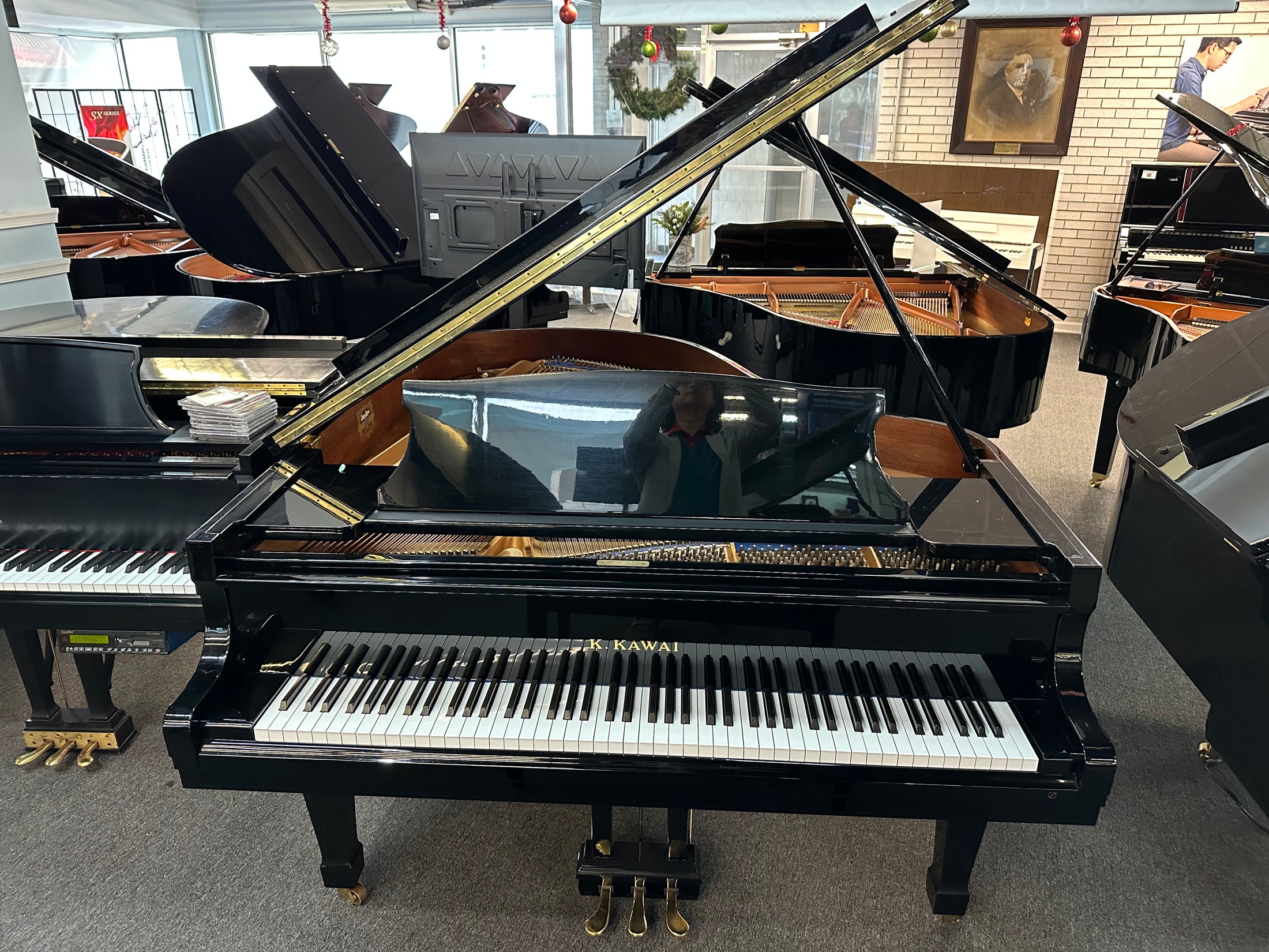 Kawai 5 10 KG 2D Grand Piano in Polished Ebony Finish