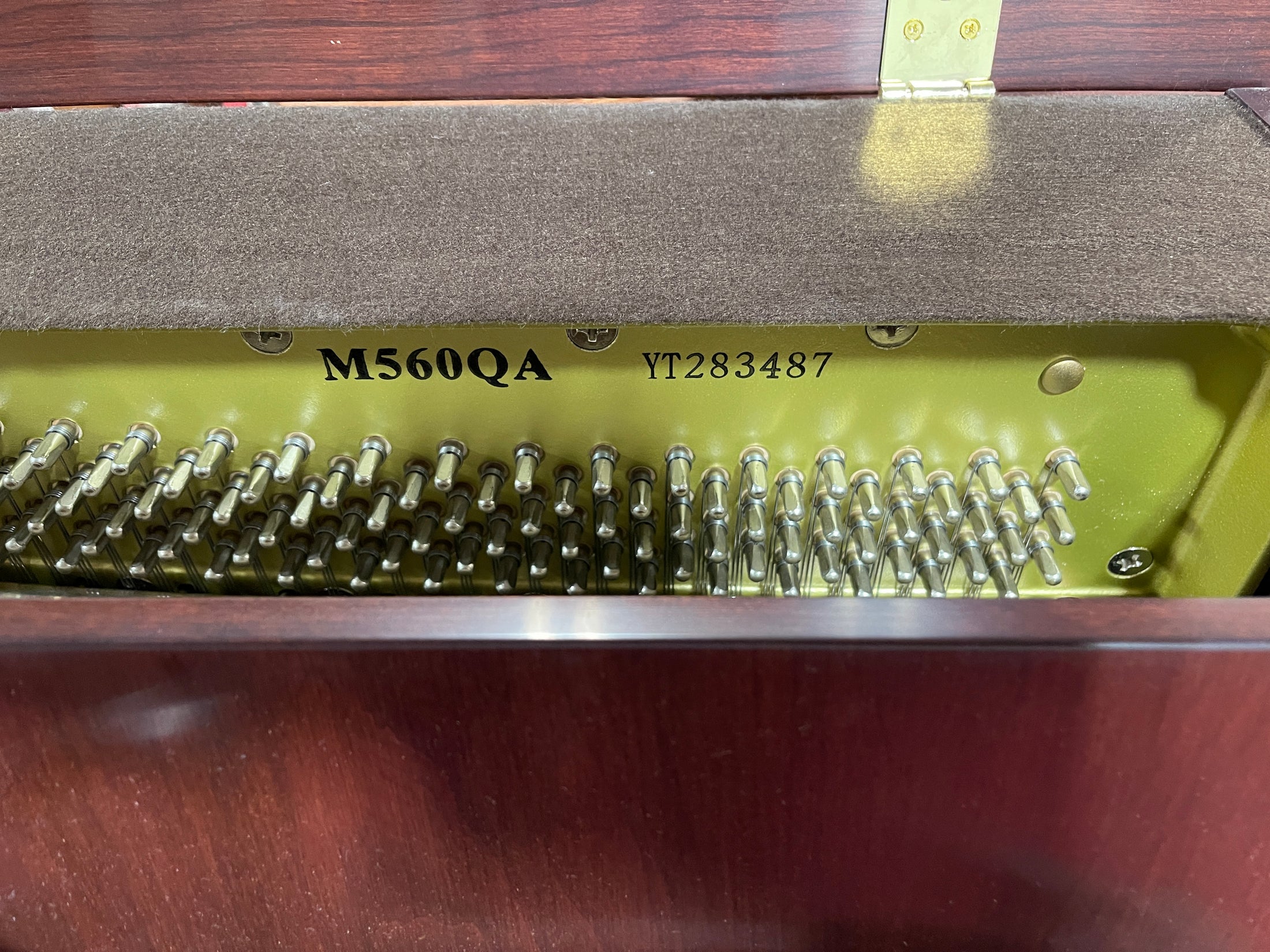 Yamaha professional console in cherry - M560 QA