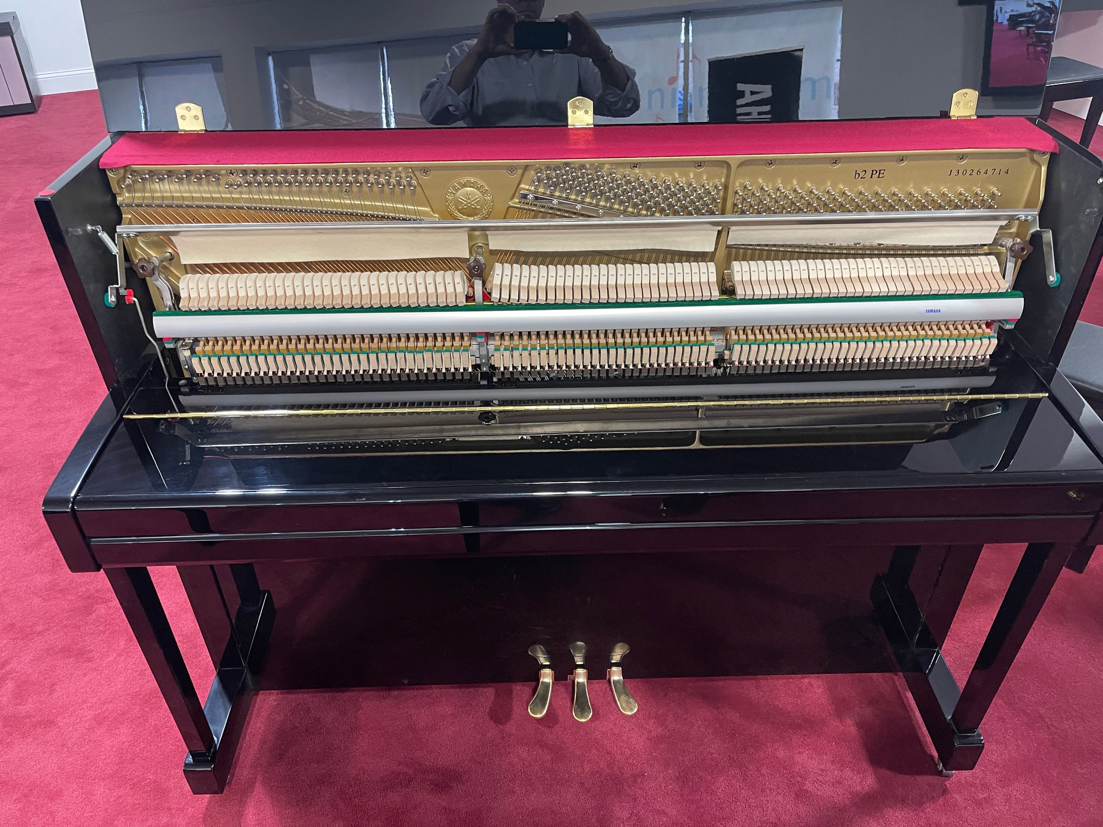 Yamaha B2 Polished Ebony