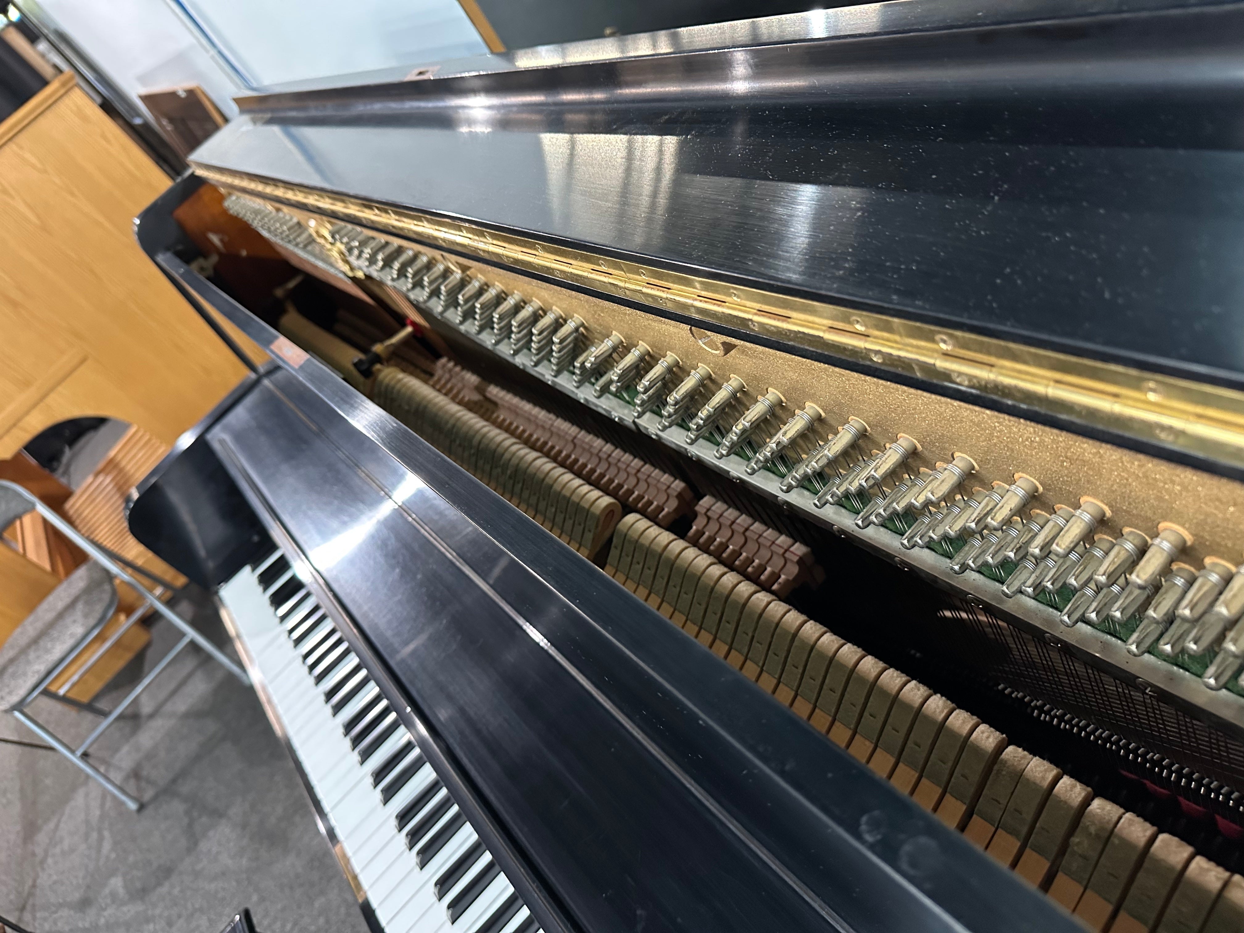 Kawai UST6ES Upright Piano in Satin Ebony